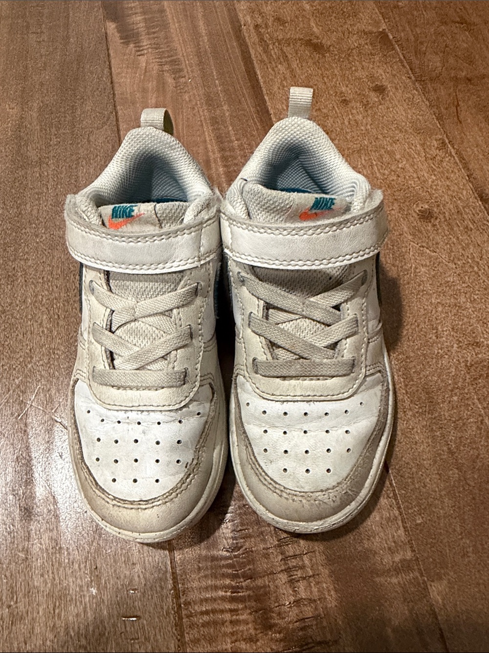 Nike Kids Off-White and Tan Low-Top Sneakers